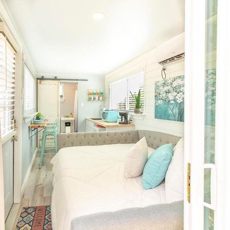 The Container Retreat @ 290 Wine Trail #1 Escape To Hye, Tx Villa Ngoại thất bức ảnh
