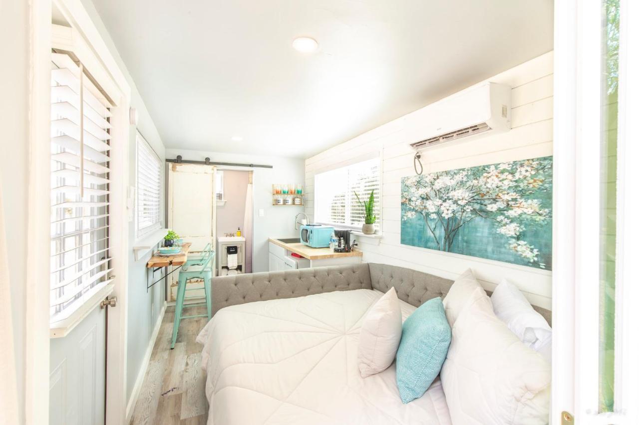 The Container Retreat @ 290 Wine Trail #1 Escape To Hye, Tx Villa Ngoại thất bức ảnh