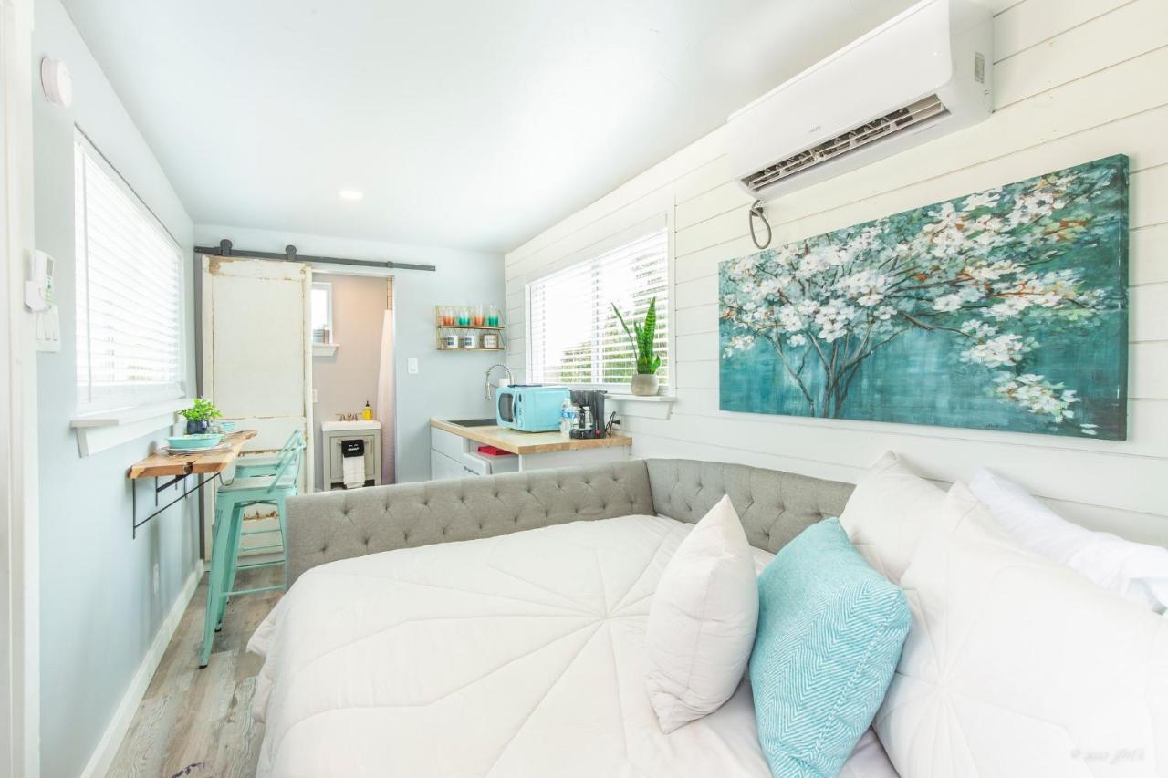 The Container Retreat @ 290 Wine Trail #1 Escape To Hye, Tx Villa Ngoại thất bức ảnh