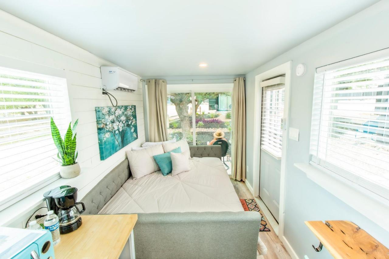 The Container Retreat @ 290 Wine Trail #1 Escape To Hye, Tx Villa Ngoại thất bức ảnh